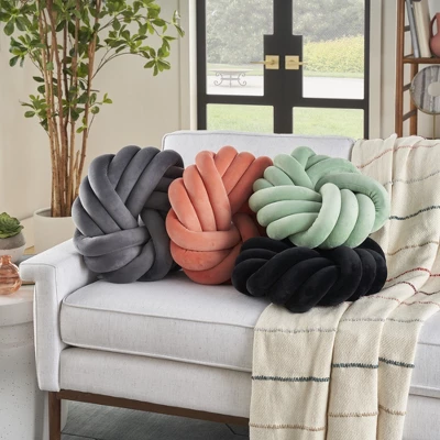 Mina Victory Sofia Infinite Knot 16" X 16" Indoor Throw Pillow 3 Mina Victory Sofia Infinite Knot 16" X 16" Indoor Throw Pillow - Image 3